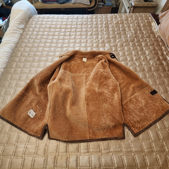 Mens Authentic Shearling 3/4 length coat. Imported from Italy. XL. Brown/Tan. - Picture 2 of 3